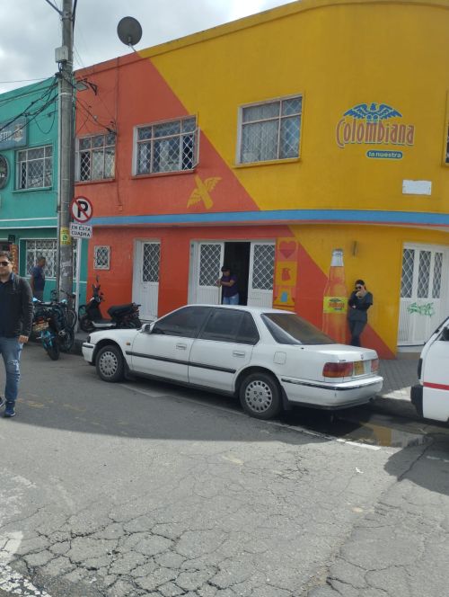 imagen de Se vende casa con vivienda y uso comercial  con id 32901