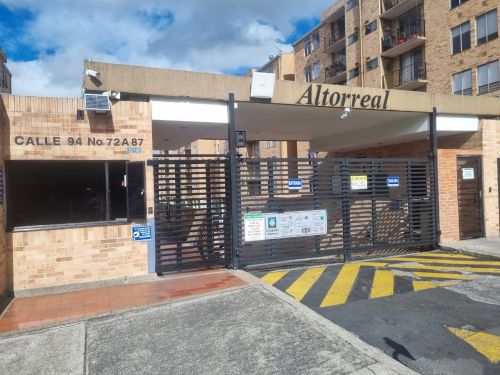 imagen de VENDO APARTAMENTO PRIMER PISO ALTO con id 33040