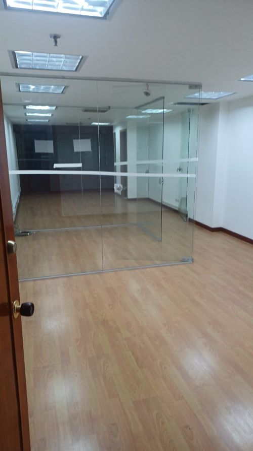 imagen de SE VENDE -ARRIENDA OFICINA  con id 33935