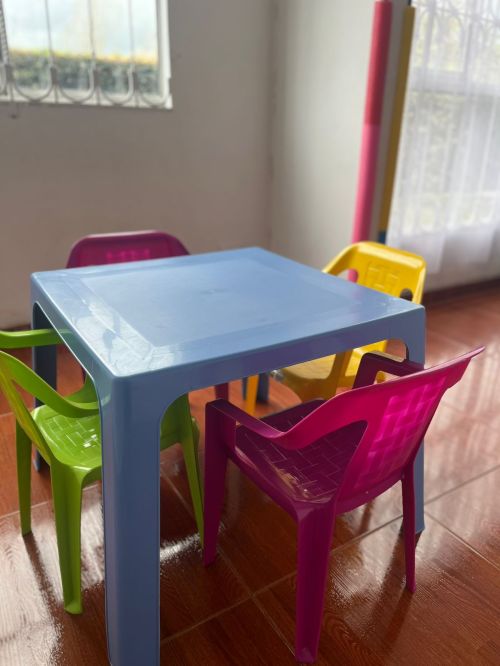 imagen de Mesas y sillas infantiles con id 33938