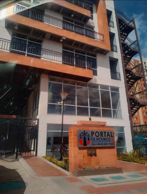 imagen de EN VENTA APTO PORTAL DE MOLINOS 3 con id 33985