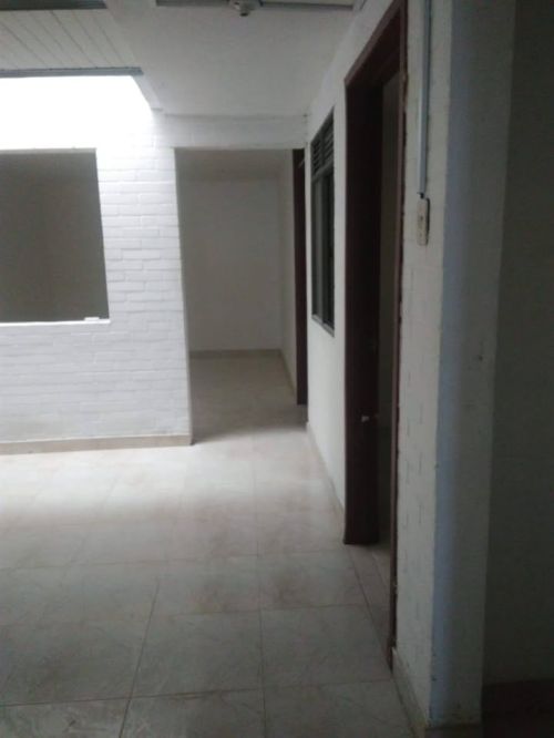 imagen de Kennedy Catalina 2, casa de 6x12, tres plantas con id 34298