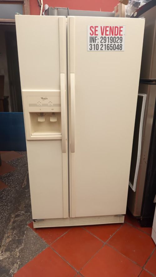 imagen de EXCELENTE NEVECON DOS PUERTAS WHIRLPOOL  con id 34357