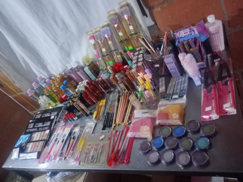imagen de Venta de cosméticos  con id 35693