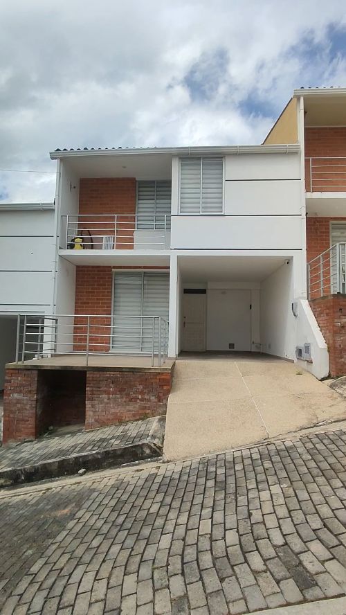 imagen de VENDO casa de 2 plantas en condominio en anapoi con id 35736