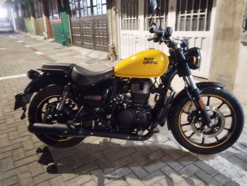 imagen de Royal Enfield meteor 350 prácticamente nueva con id 35822