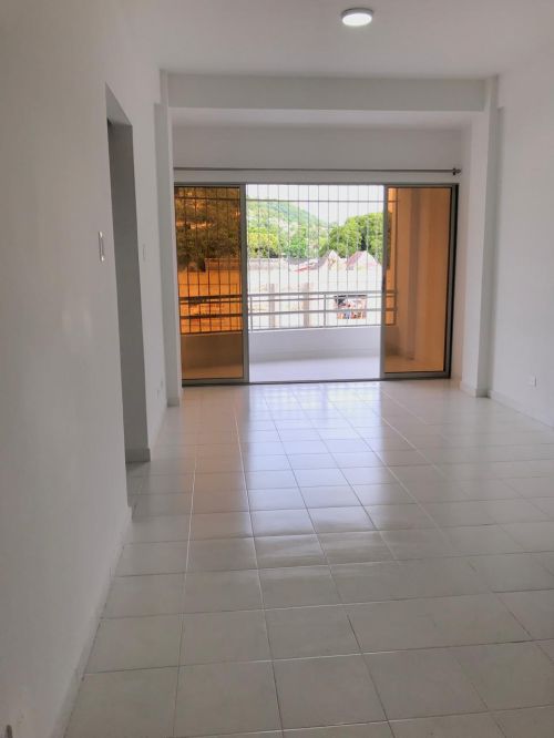 imagen de ARRIENDO AMPLIO APARTAMENTO con id 36246