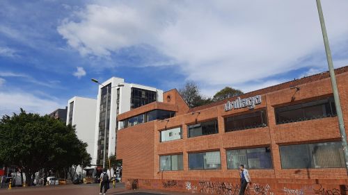imagen de ARRENDAMOS BONITA FICINA EN EL LAGO BOGOTA con id 36816