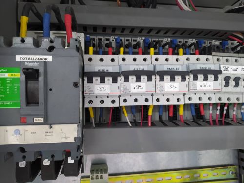 imagen de Reparaciones e instalaciones electricas con id 36821