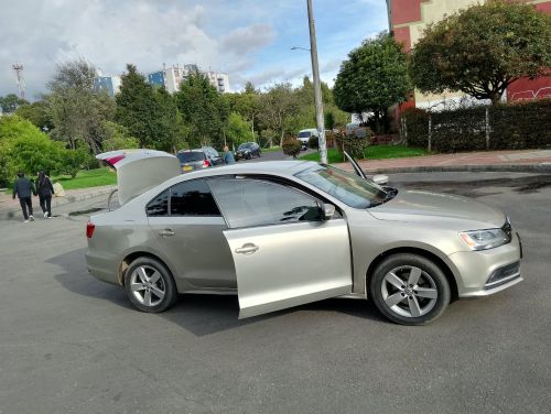 imagen de Estupendo Automóvil Volkswagen Jetta Trendline con id 36850
